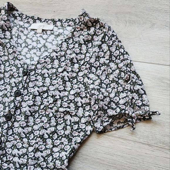 Loft Pink Floral Top Womens 4p Button Down Short Sleeve Tie Sleeve - Picture 2 of 9